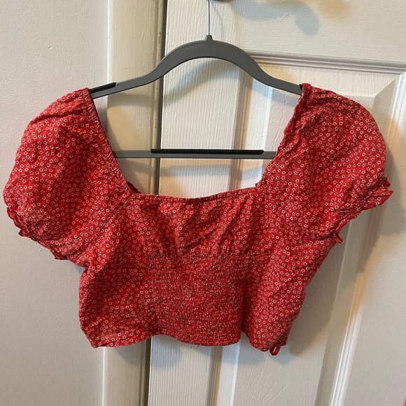 Princess Polly Abe red and white floral button up crop top, size 6 - Picture 4 of 4